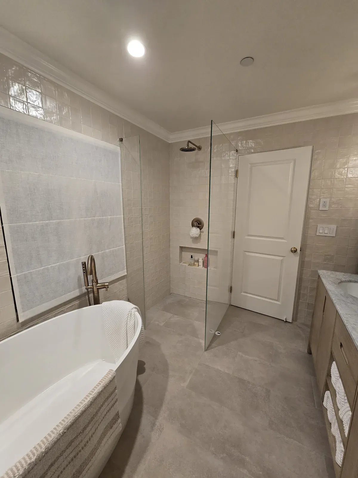 Contemporary Spa Bathroom completed by RENOGUYS