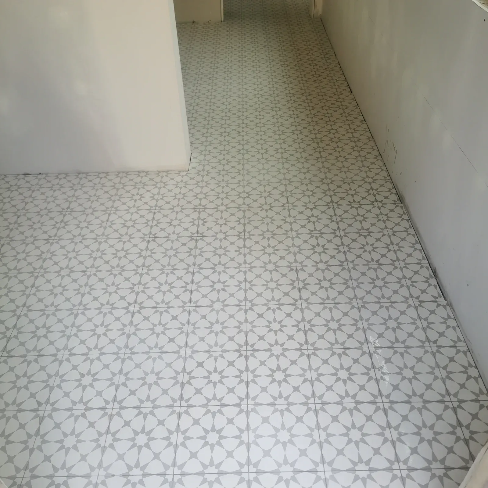 Patterned Hex Tile Floor by RENOGUYS